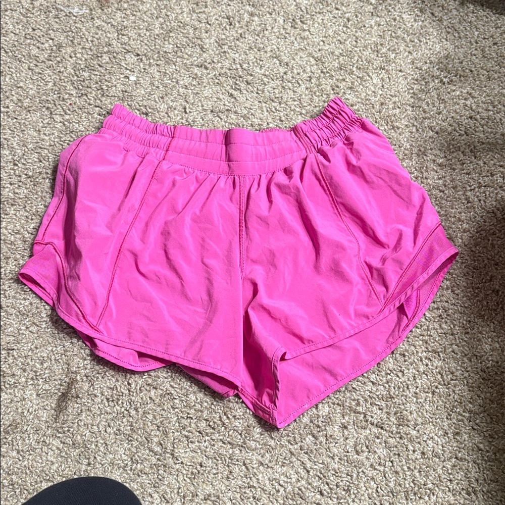 Lululemon Hotty Hot Short II *Long 4" Pink Highlight??? Size 6 - Picture 3 of 4